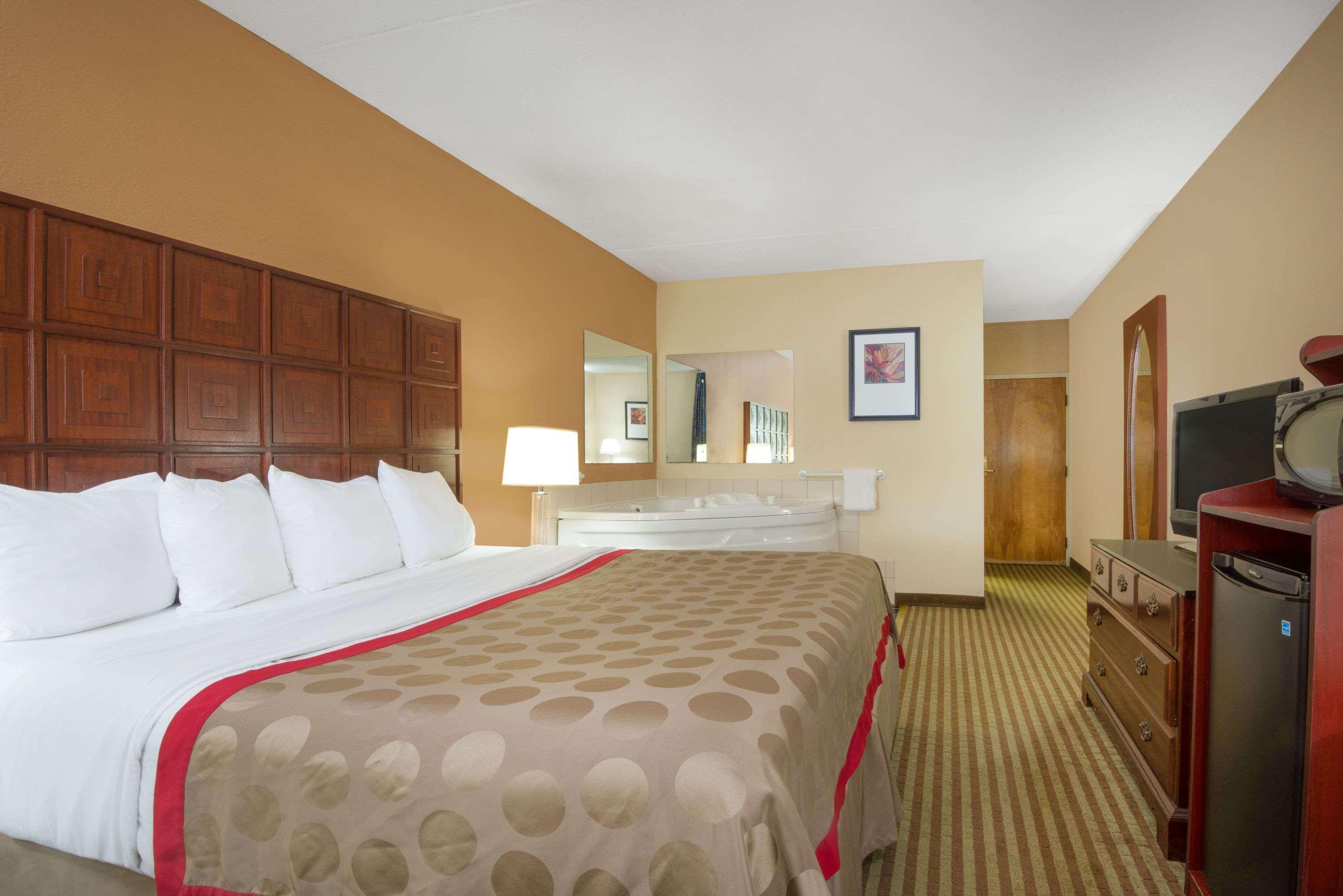 Ramada By Wyndham Columbus North Hotell Westerville Exteriör bild